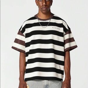 Mens boxy fit striped tee size XS